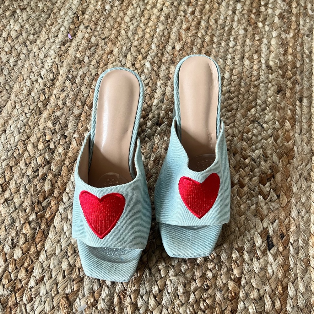 Stylish Red Heart Women's Mules